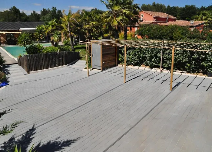 Villa-carroubier 4* לה-לונד-לה-מורה